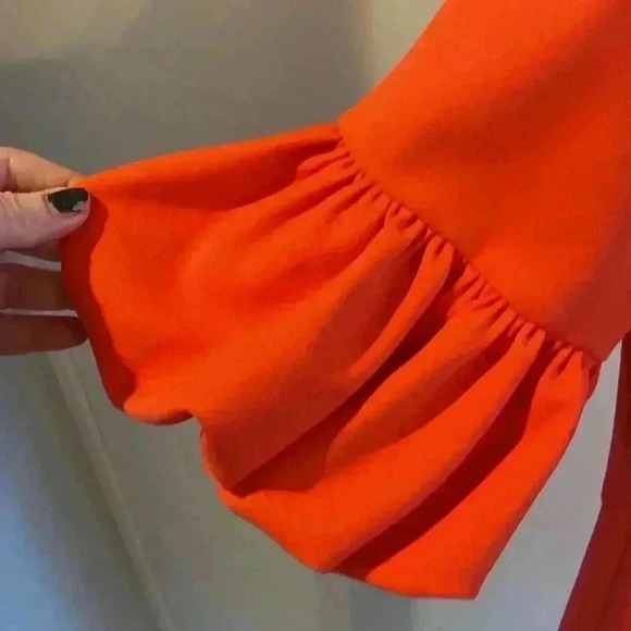 Donna Morgan Kendall Sheath Dress with 3/4 flutter sleeves - Size 10 🔥 - Picture 6 of 6